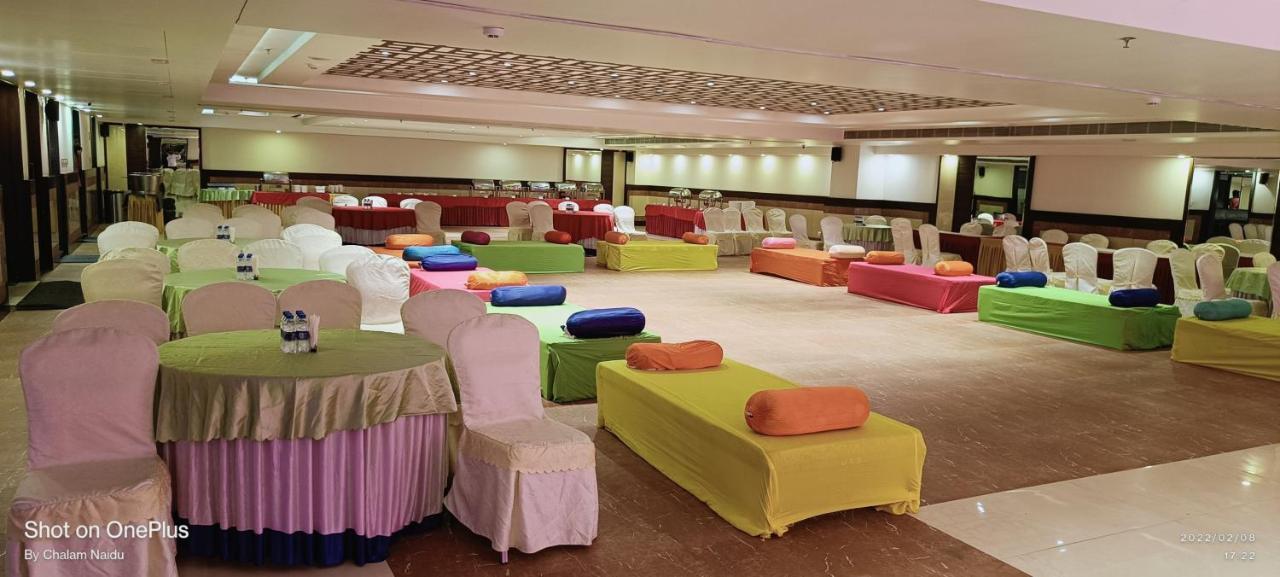 The Capital Hotel Guntūr エクステリア 写真